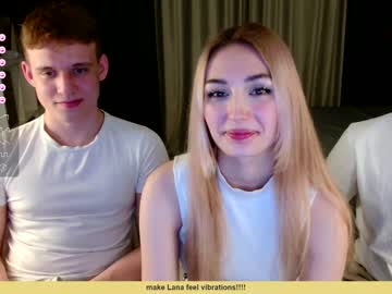 couple Live Porn On Cam with lovelypeachs