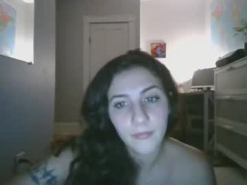 girl Live Porn On Cam with hales_thequeen