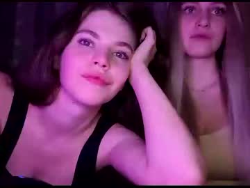 girl Live Porn On Cam with kiana_scally
