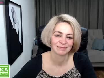girl Live Porn On Cam with blondemommy_77