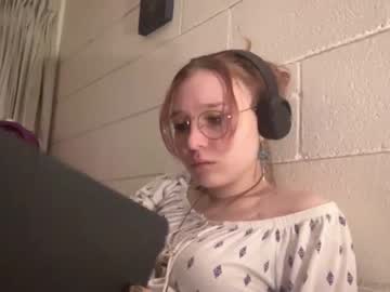 girl Live Porn On Cam with lavender_lune