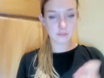 girl Live Porn On Cam with cutiepainter