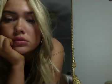 girl Live Porn On Cam with tattedblondiezoe