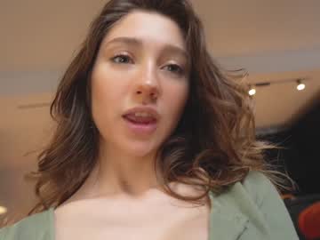girl Live Porn On Cam with mia_elfie