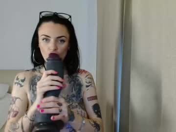 girl Live Porn On Cam with tinablackxo