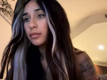 girl Live Porn On Cam with skyyefox