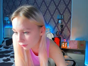 girl Live Porn On Cam with vikkydif