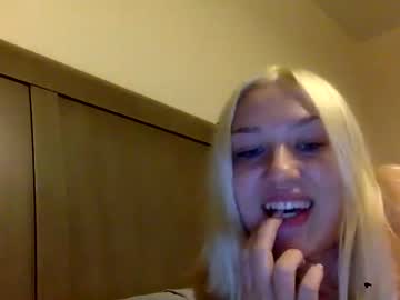 girl Live Porn On Cam with iceyiveyyy