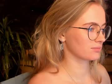 girl Live Porn On Cam with linellale