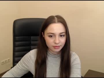 girl Live Porn On Cam with milllie_brown