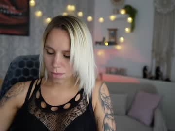 girl Live Porn On Cam with cherry__blond