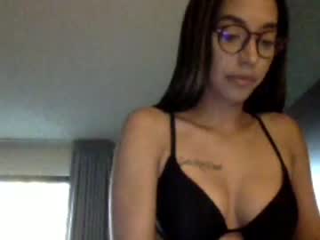 girl Live Porn On Cam with stephlopez96