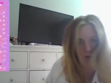 girl Live Porn On Cam with serenatomorrowx3