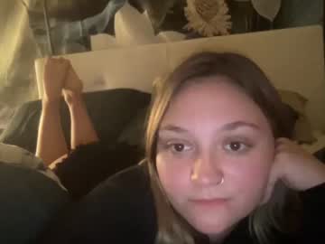 girl Live Porn On Cam with petite_m_glory