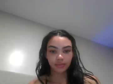 girl Live Porn On Cam with katieloves2fuck