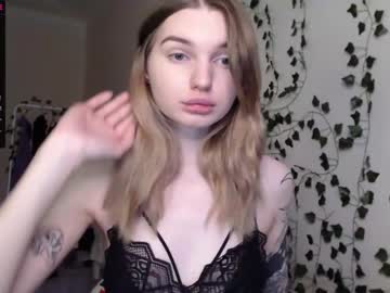 girl Live Porn On Cam with lucy_bratz