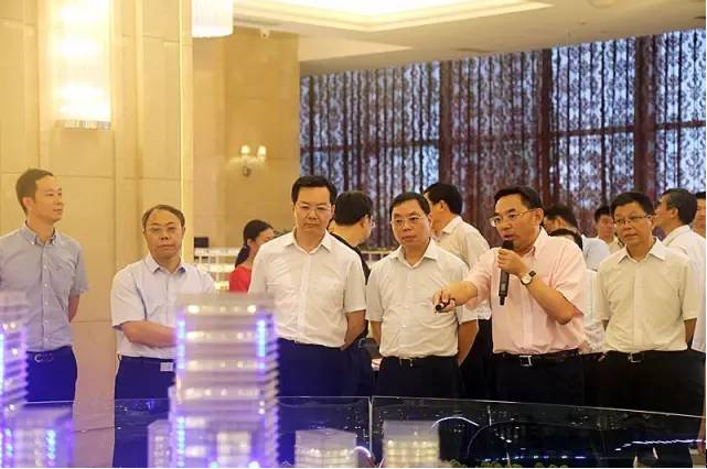 自贡市委中心组成员考察j9数字站世纪城赞美项目&ldquo;大手笔&rdquo;