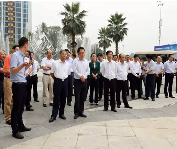 遂宁市党政代表团&ldquo;点赞&rdquo;世纪城：思绪好，，，，，，体量大，，，，，，妄想大气，，，，，，设计高端！