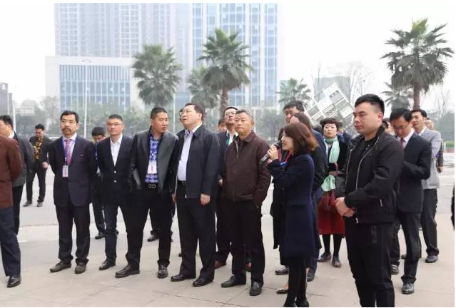 中青企协会考察j9数字站世纪城：看到了泸州都会现代化生长趋势