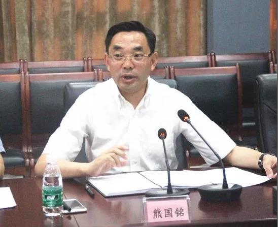 10名考入重本的寒门学子获佳乐集团爱心资助