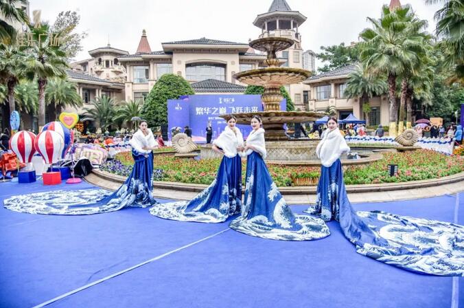 富贵大境，，，飞跃未来|佳乐广场正式亮相，，，闪灼北成都